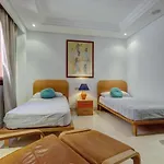 Exclusive Frontline Penthouse Ferienhaus *