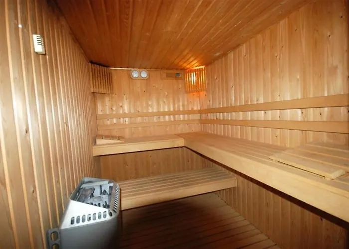 Exclusive Frontline Penthouse Естепона