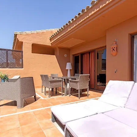 Exclusive Frontline Penthouse * Estepona