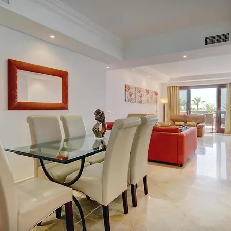 Nyaraló Exclusive Frontline Penthouse