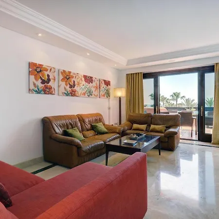 Exclusive Frontline Penthouse Holiday home