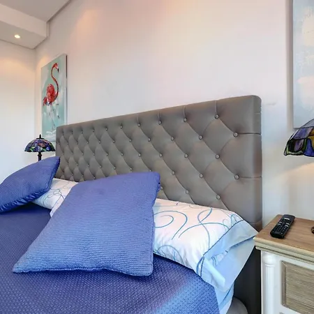 Exclusive Frontline Penthouse Holiday home