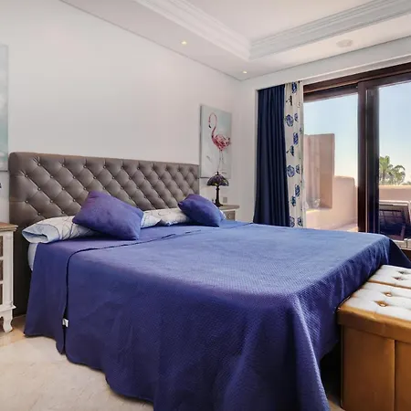 Nyaraló Exclusive Frontline Penthouse *