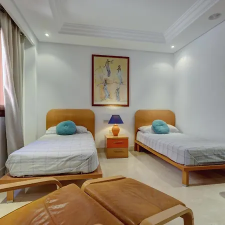 Exclusive Frontline Penthouse Holiday home *