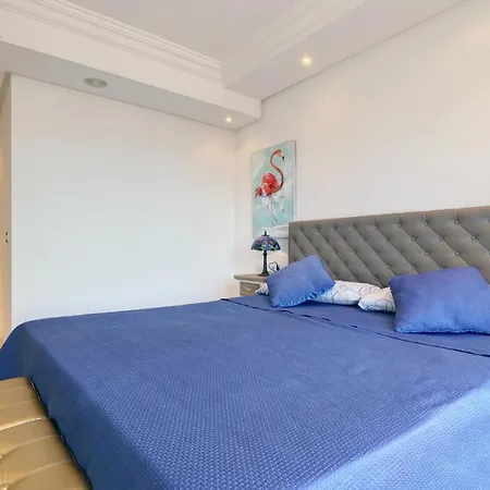 Nyaraló Exclusive Frontline Penthouse *