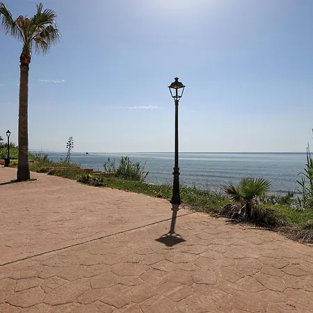 Nyaraló Exclusive Frontline Penthouse Estepona