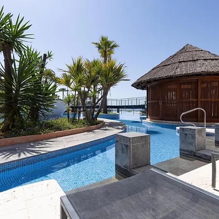 Exclusive Frontline Penthouse * Estepona