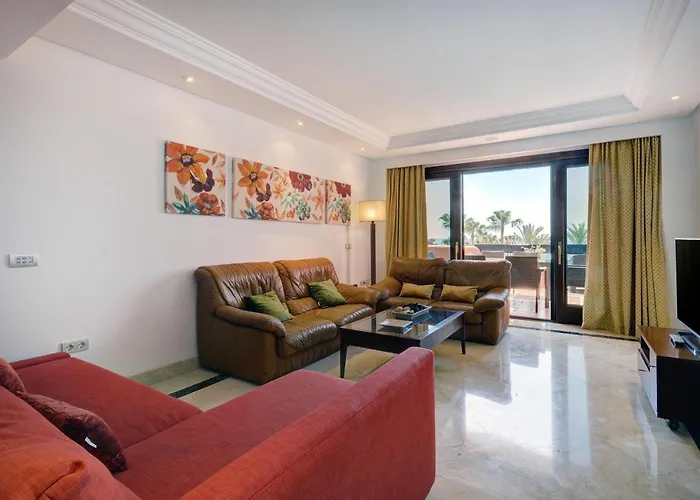 Exclusive Frontline Penthouse Semesterbostad