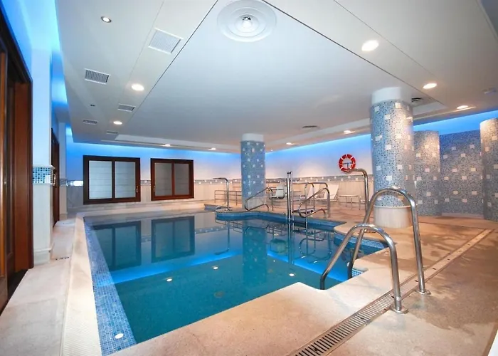 Exclusive Frontline Penthouse Semesterbostad *